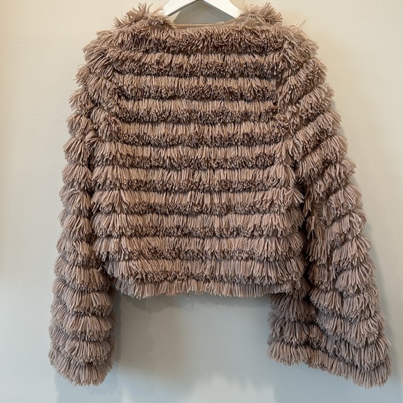 American Threads Shaggy Coat Jacket Sand Brown Tan Neutral Fuzzy Fur Size Medium - Picture 13 of 14